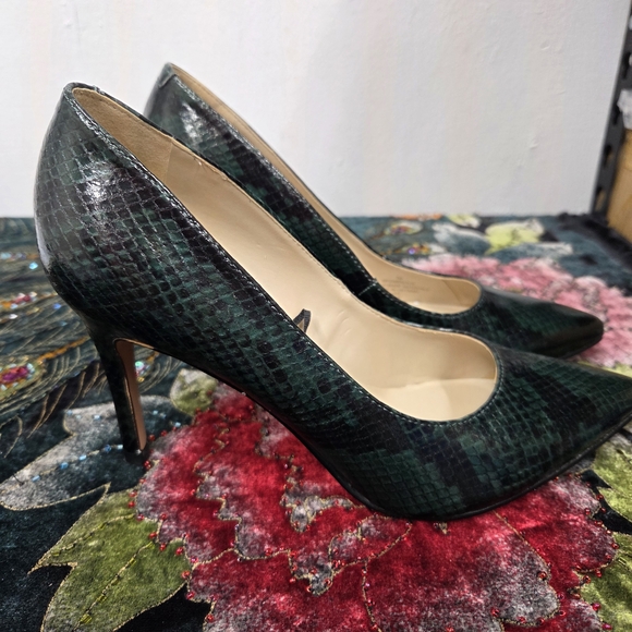 Marc Fisher Dark Green Snakeskin Heels - Picture 3 of 8